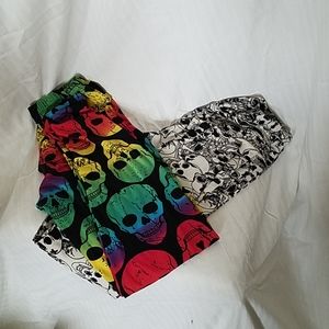 2 for $20 Super soft leggings in skull motifs sz S